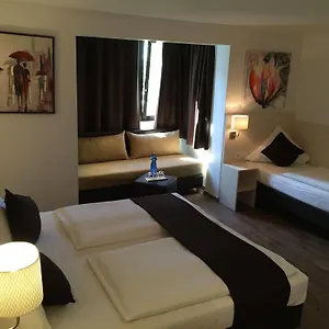 Lloyed 3*, Frankfurt nad Menem Niemcy